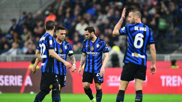 Inter Menanti Napoli Terpeleset