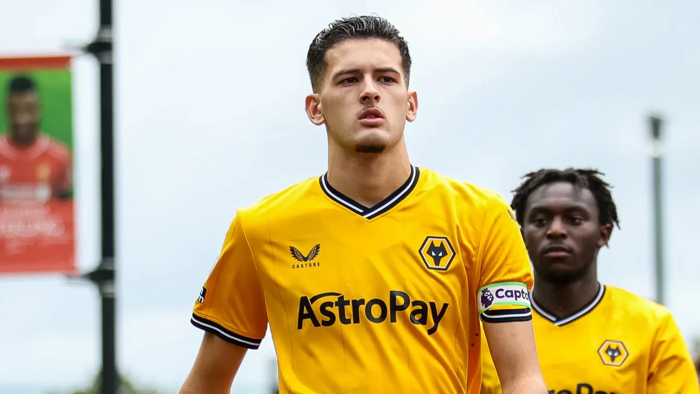 Resmi, Wolves Lepas Justin Hubner Gratisan