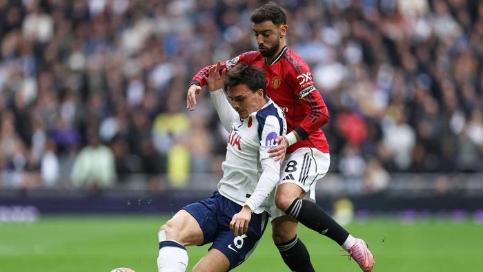 MU Terlalu Nyaman di Markas Spurs